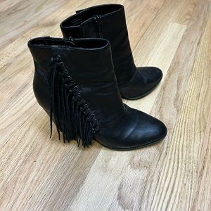 Aldo fringe booties! Black boots with fun fringe, size 7.5